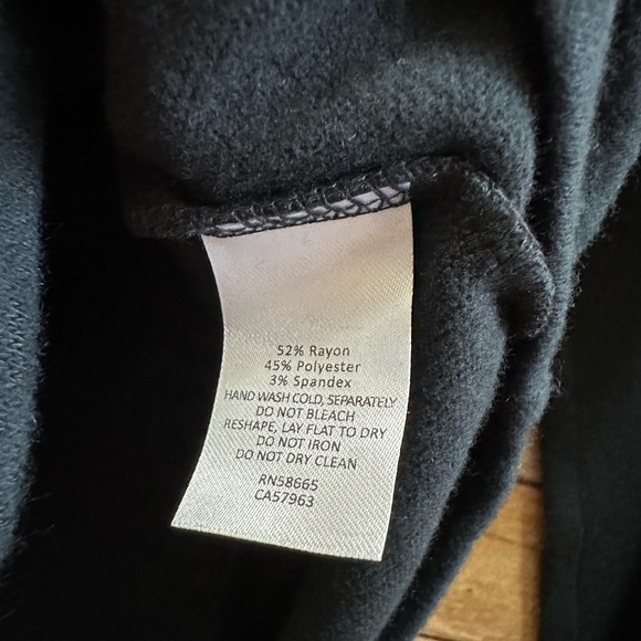 Caslon Top Women’s Size Small Blue Soft Boat Neck NWOT - Picture 5 of 6